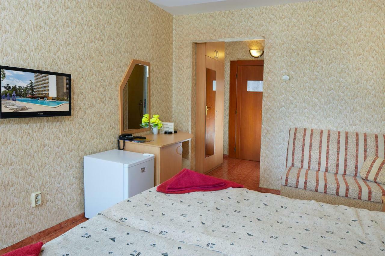 Hotel Yantra ซันนีบีช ภายนอก รูปภาพ