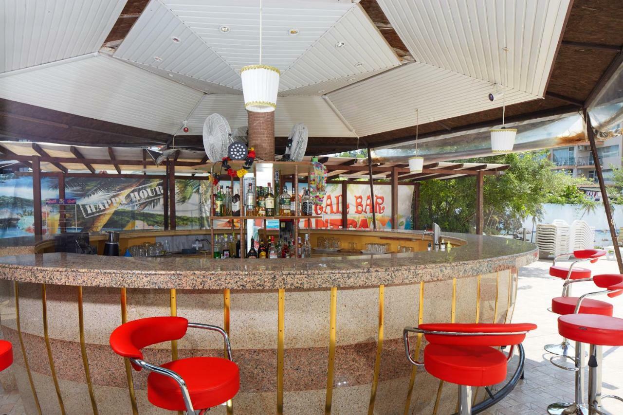 Hotel Yantra ซันนีบีช ภายนอก รูปภาพ